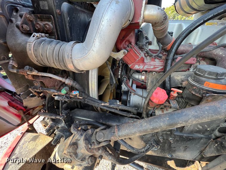 image for item IA9115 2012 Mack CXU613  semi truck