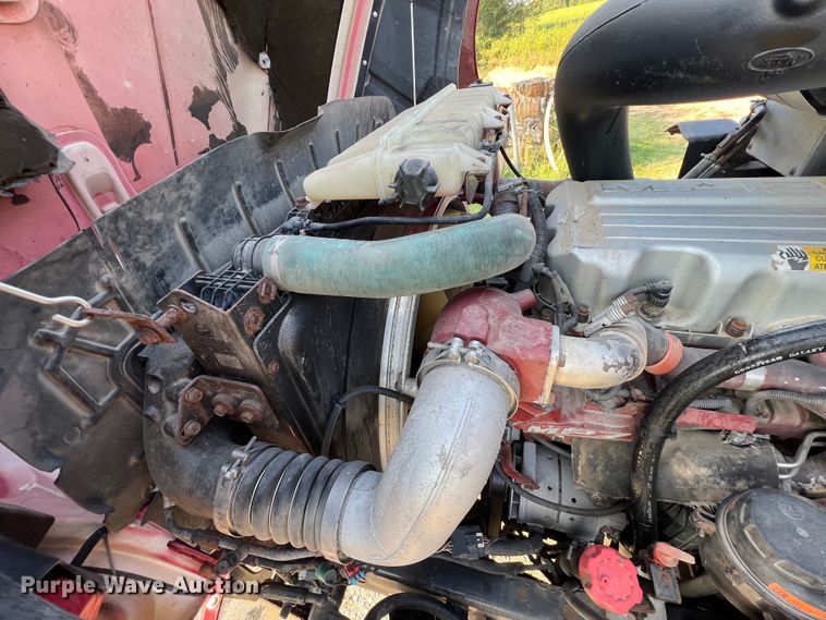 image for item IA9115 2012 Mack CXU613  semi truck