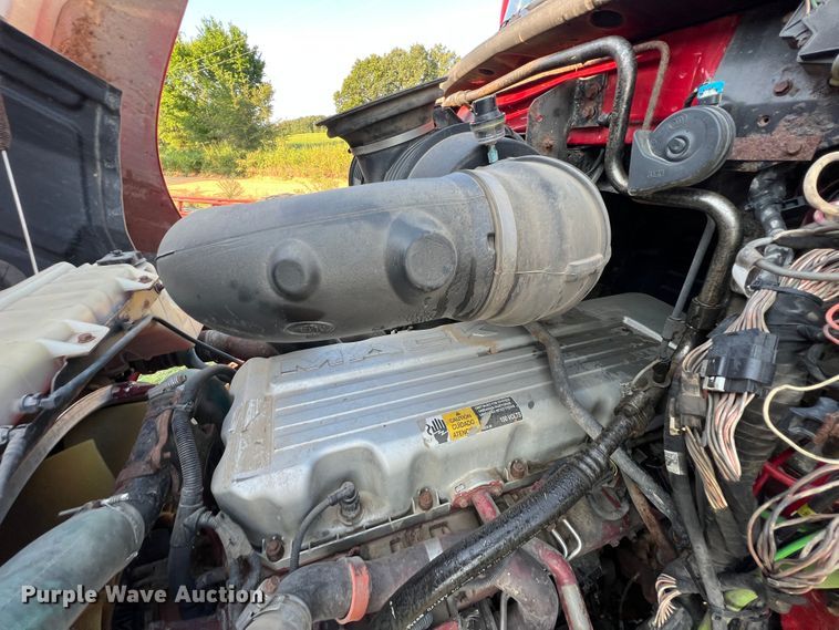 image for item IA9115 2012 Mack CXU613  semi truck