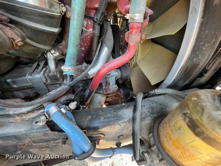 image for item IA9115 2012 Mack CXU613  semi truck