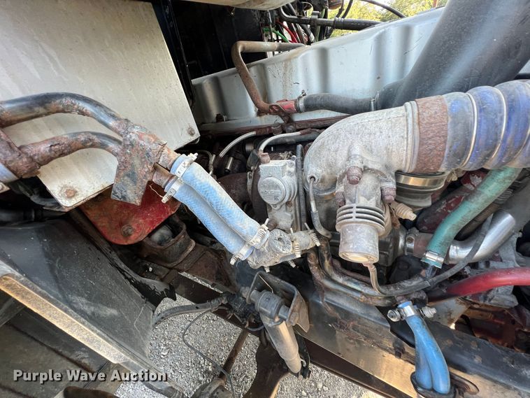 image for item IA9115 2012 Mack CXU613  semi truck