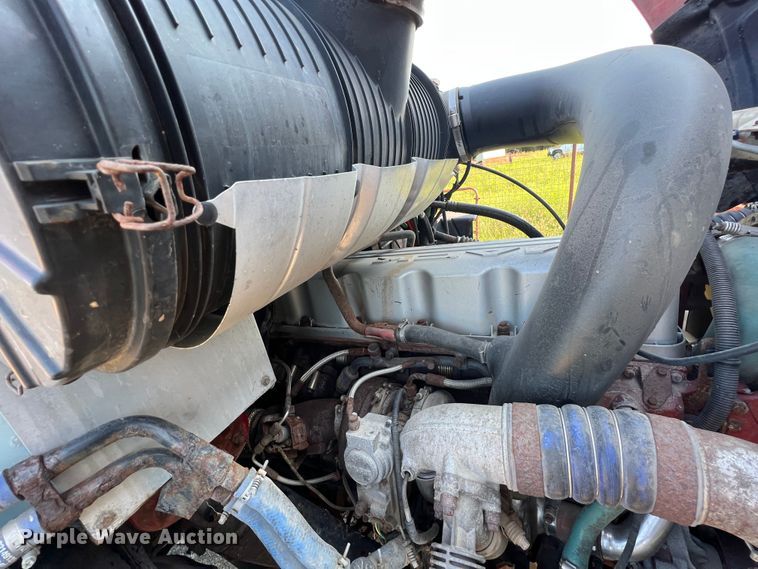 image for item IA9115 2012 Mack CXU613  semi truck