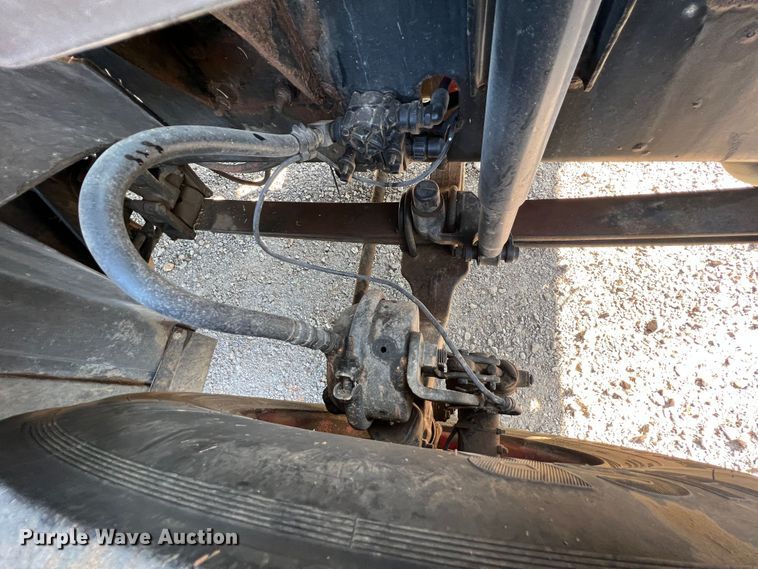 image for item IA9115 2012 Mack CXU613  semi truck