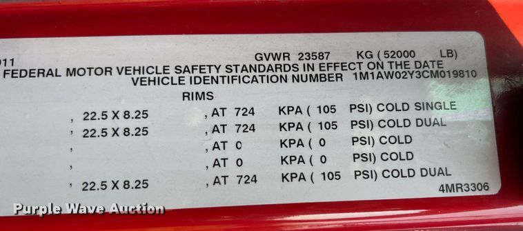 image for item IA9115 2012 Mack CXU613  semi truck