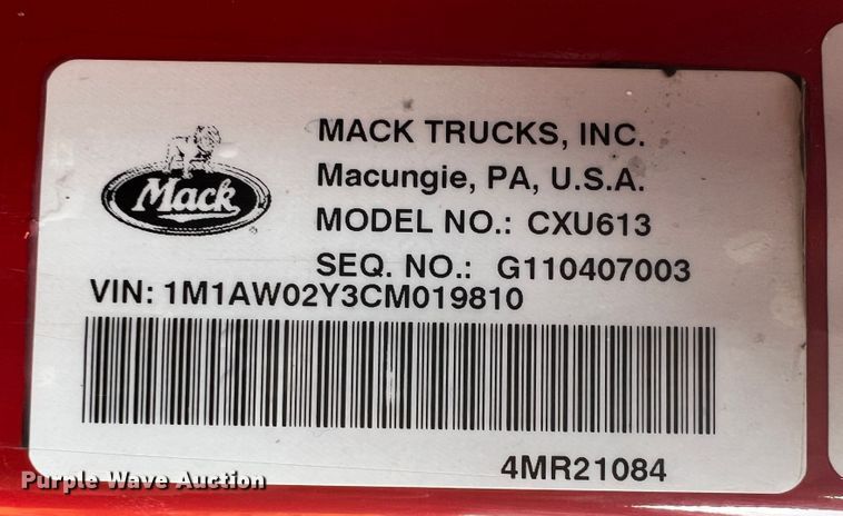 image for item IA9115 2012 Mack CXU613  semi truck