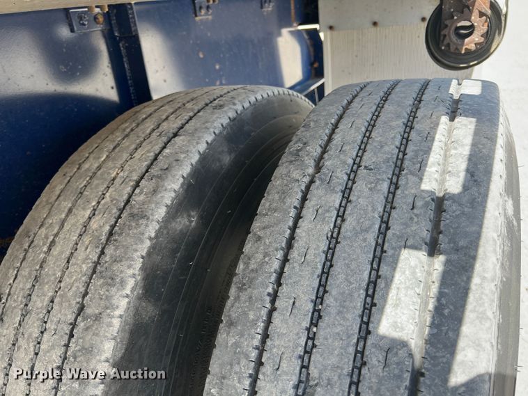 image for item IA9131 2015 Great Dane FLP-0024-00048  flatbed trailer