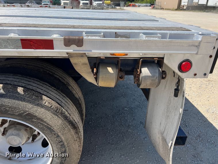image for item IA9132 2015 Great Dane FLP-0024-00048  flatbed trailer