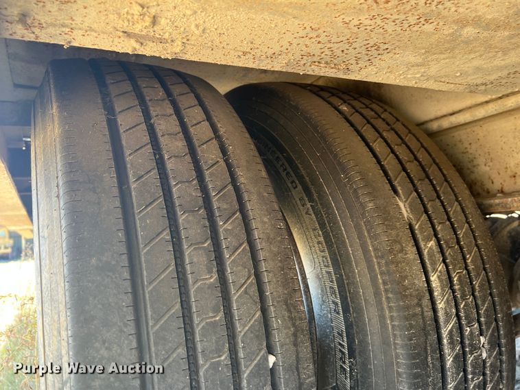 image for item IA9133 1995 Trail Eze D30T30  tilt deck equipment trailer