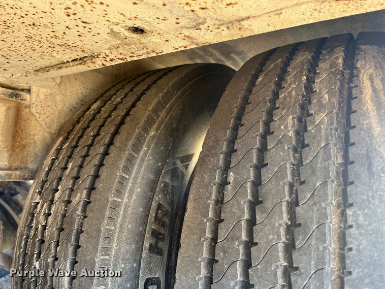 image for item IA9133 1995 Trail Eze D30T30  tilt deck equipment trailer