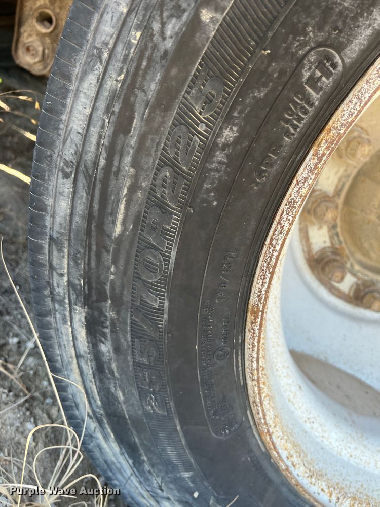 image for item IA9133 1995 Trail Eze D30T30  tilt deck equipment trailer