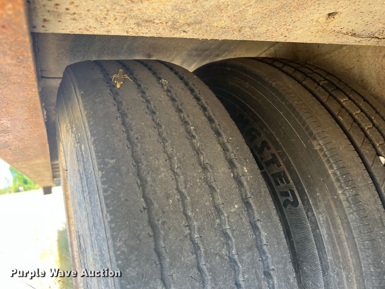 image for item IA9133 1995 Trail Eze D30T30  tilt deck equipment trailer