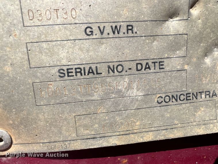 image for item IA9133 1995 Trail Eze D30T30  tilt deck equipment trailer