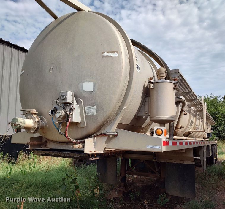 image for item JR9444 2012 Acro 8400  tank trailer