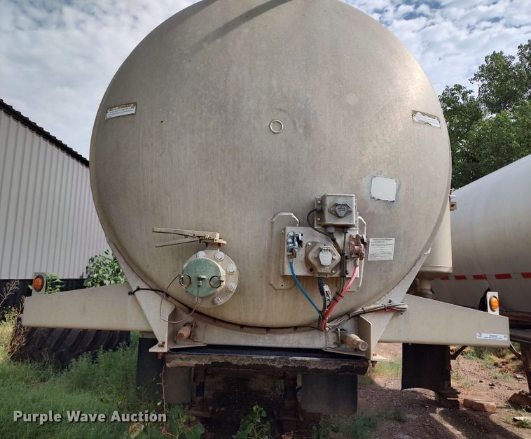 image for item JR9444 2012 Acro 8400  tank trailer