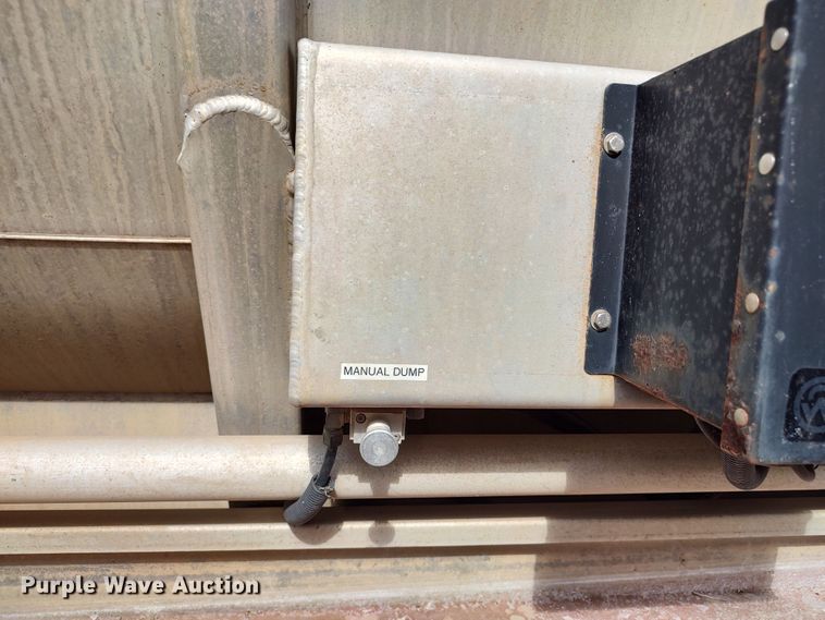 image for item JR9444 2012 Acro 8400  tank trailer