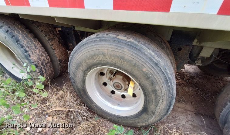 image for item JR9444 2012 Acro 8400  tank trailer