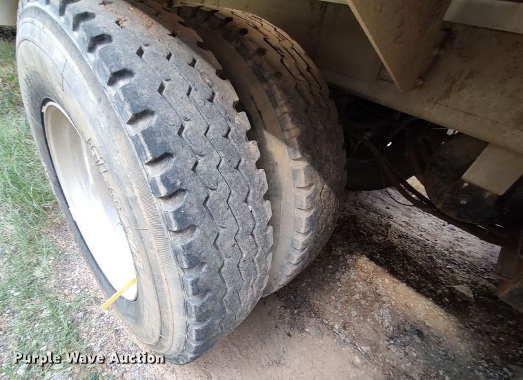 image for item JR9444 2012 Acro 8400  tank trailer