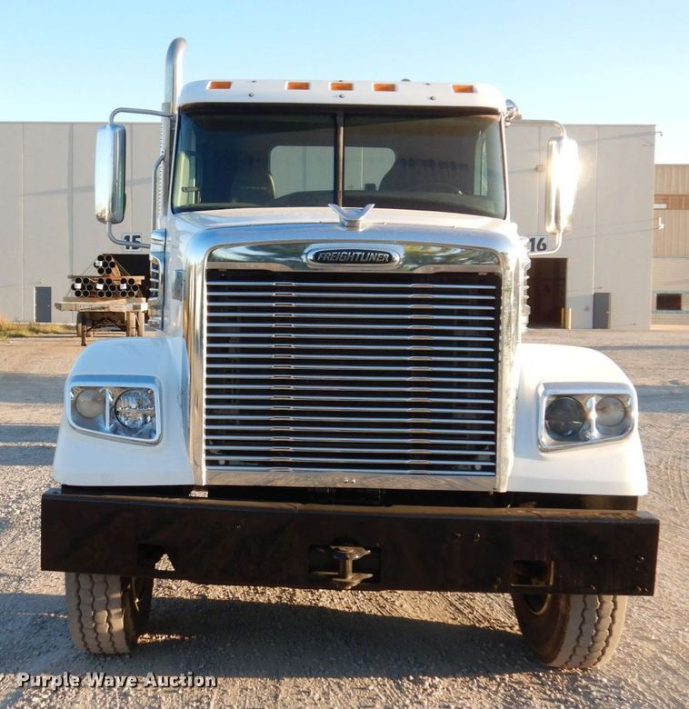 image for item KF9517 2013 Freightliner Coronado  semi truck