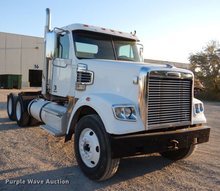 image for item KF9517 2013 Freightliner Coronado  semi truck