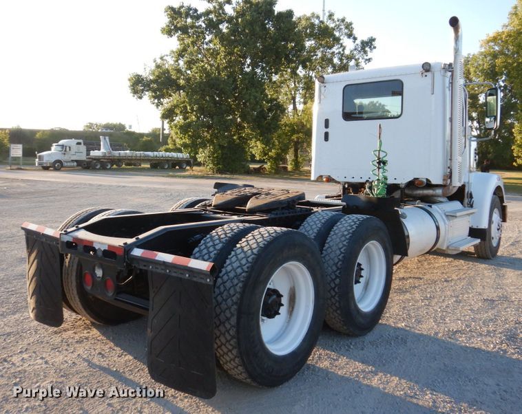 image for item KF9517 2013 Freightliner Coronado  semi truck