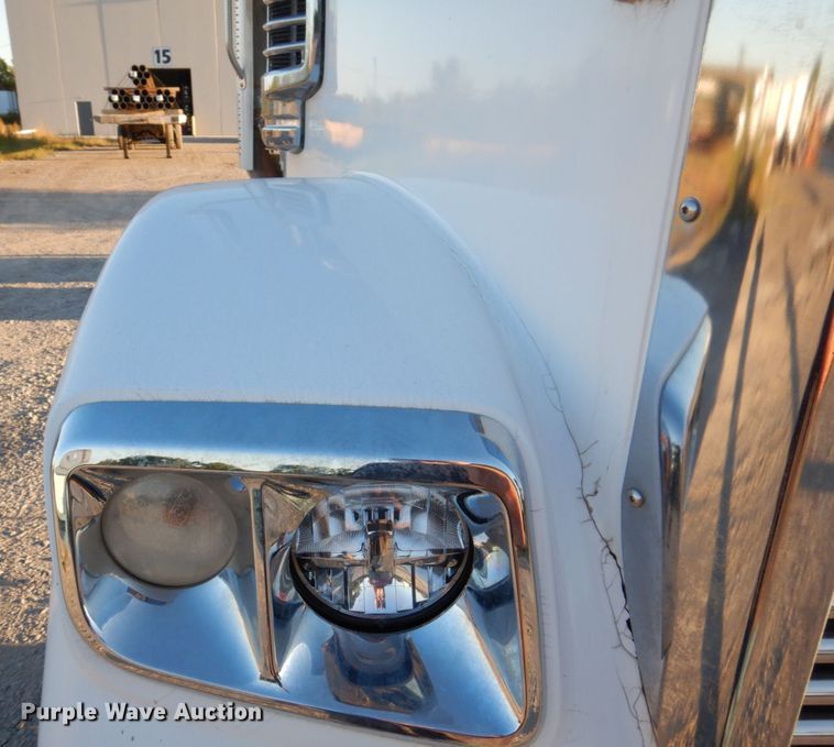 image for item KF9517 2013 Freightliner Coronado  semi truck