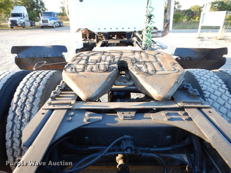 image for item KF9517 2013 Freightliner Coronado  semi truck