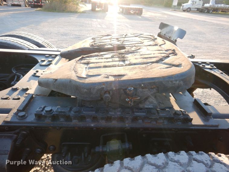 image for item KF9517 2013 Freightliner Coronado  semi truck