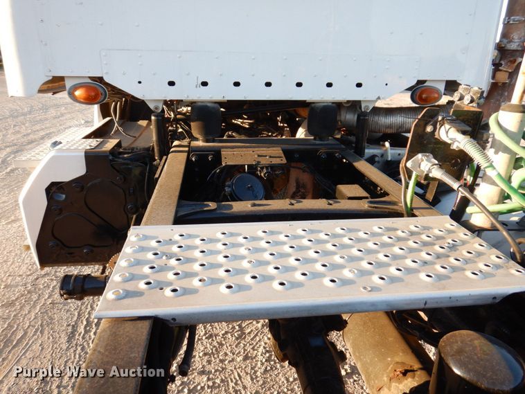 image for item KF9517 2013 Freightliner Coronado  semi truck