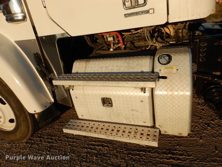 image for item KF9517 2013 Freightliner Coronado  semi truck