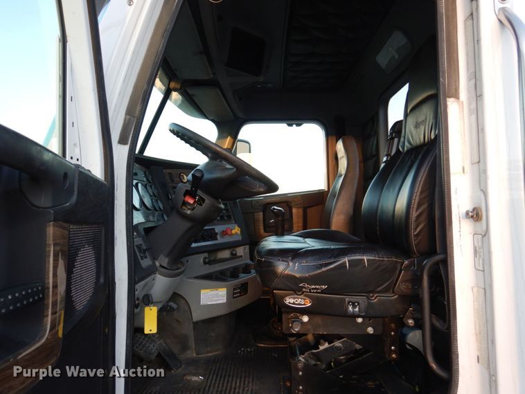 image for item KF9517 2013 Freightliner Coronado  semi truck