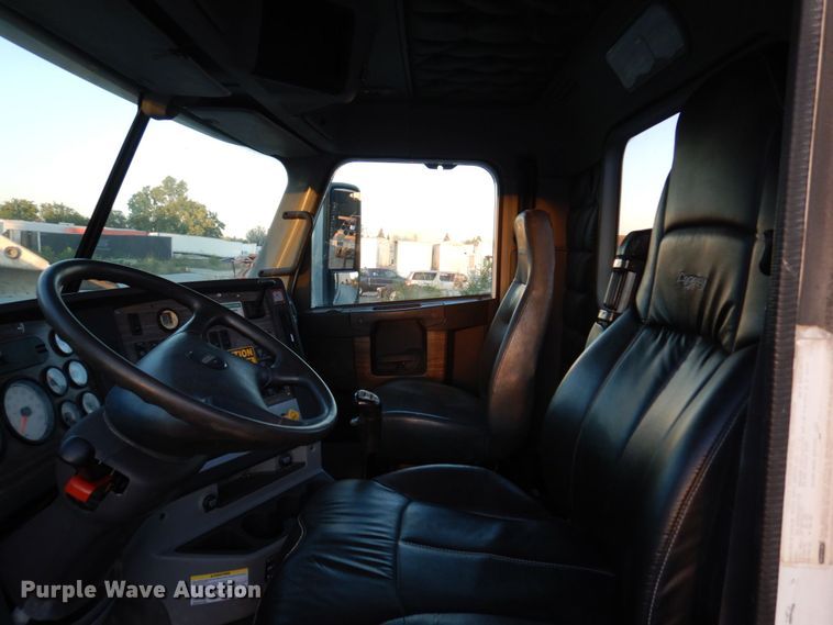 image for item KF9517 2013 Freightliner Coronado  semi truck