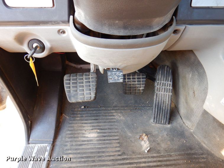 image for item KF9517 2013 Freightliner Coronado  semi truck