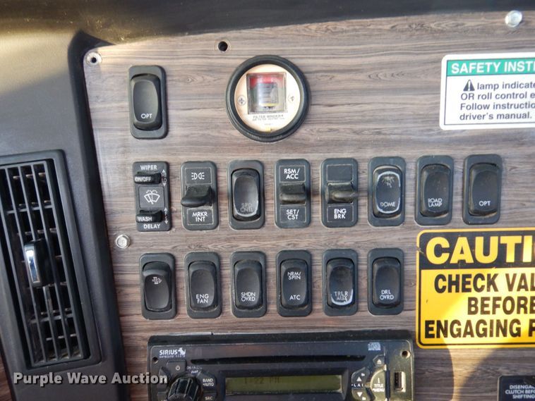 image for item KF9517 2013 Freightliner Coronado  semi truck