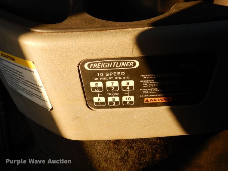 image for item KF9517 2013 Freightliner Coronado  semi truck