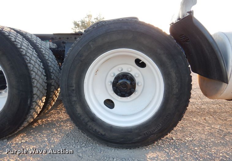 image for item KF9517 2013 Freightliner Coronado  semi truck