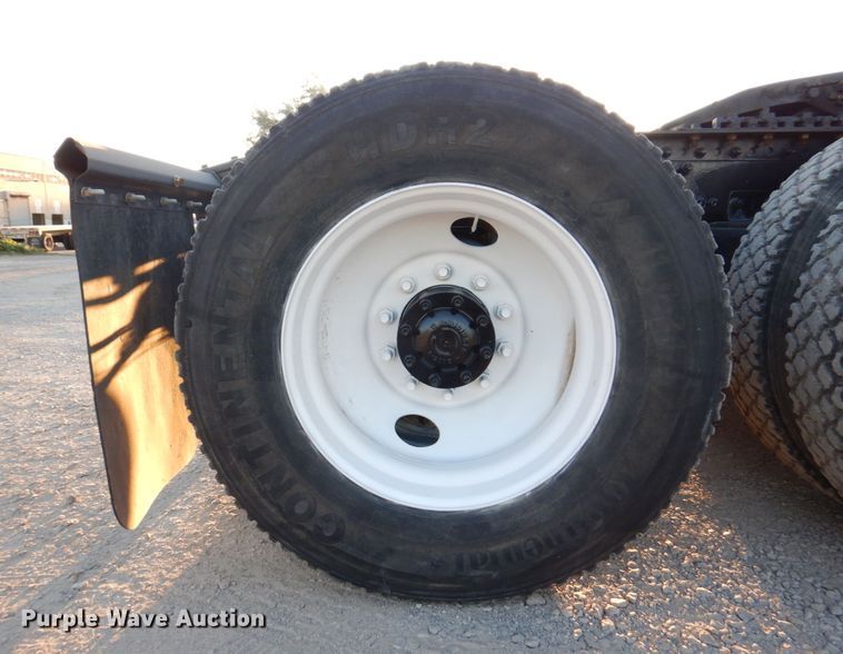 image for item KF9517 2013 Freightliner Coronado  semi truck