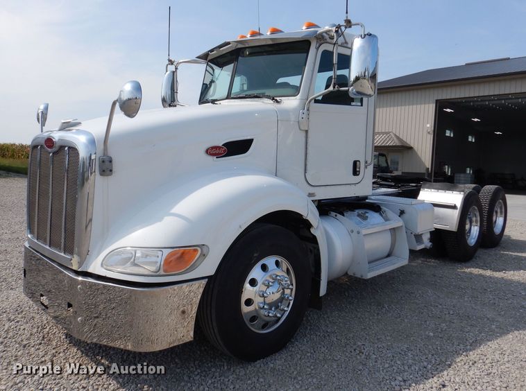 image for item KW9519 2011 Peterbilt 386  semi truck