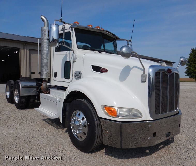 image for item KW9519 2011 Peterbilt 386  semi truck