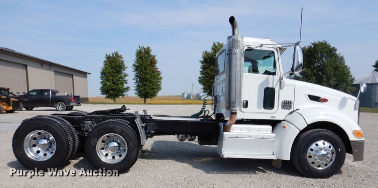 image for item KW9519 2011 Peterbilt 386  semi truck