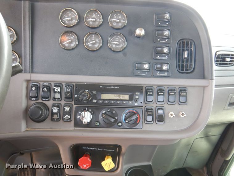 image for item KW9519 2011 Peterbilt 386  semi truck