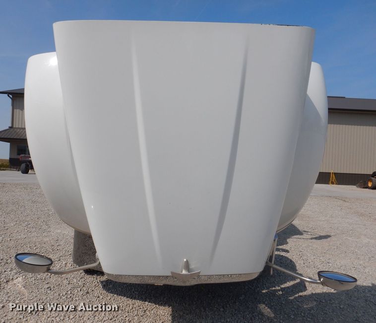 image for item KW9519 2011 Peterbilt 386  semi truck