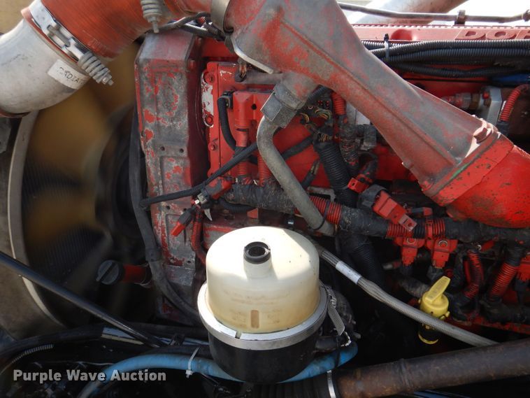 image for item KW9519 2011 Peterbilt 386  semi truck