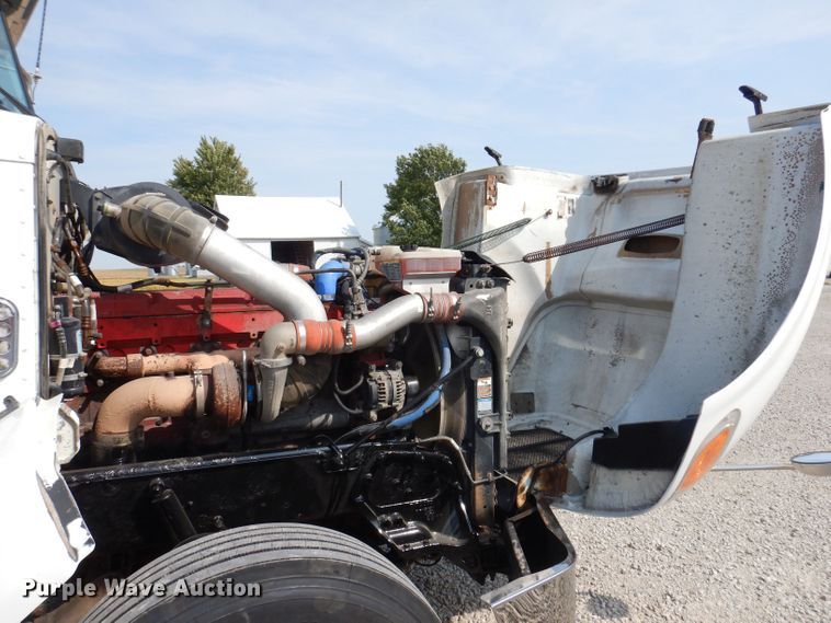image for item KW9519 2011 Peterbilt 386  semi truck
