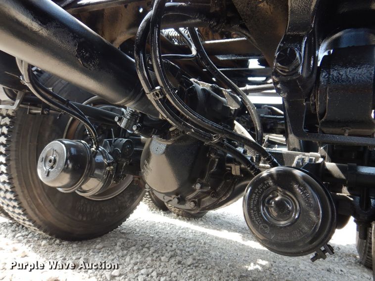 image for item KW9519 2011 Peterbilt 386  semi truck