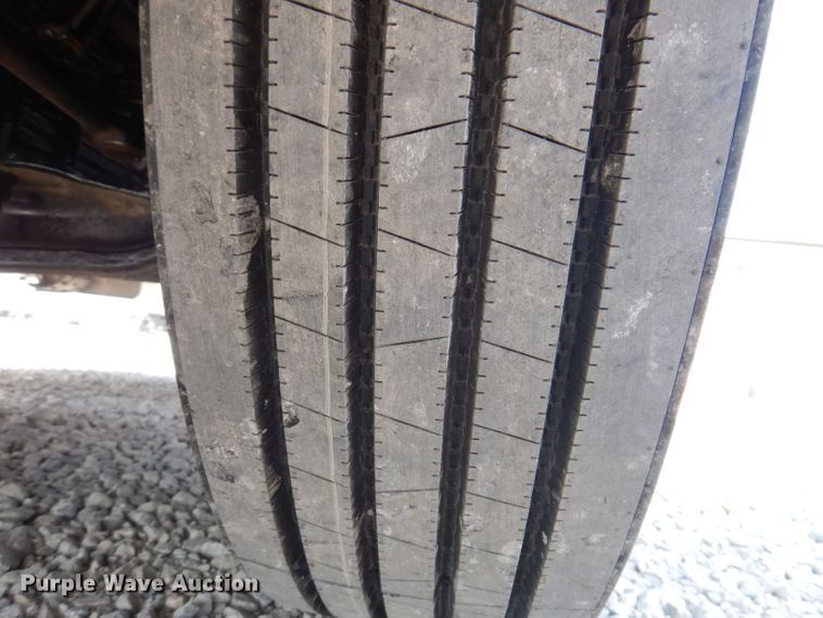 image for item KW9519 2011 Peterbilt 386  semi truck