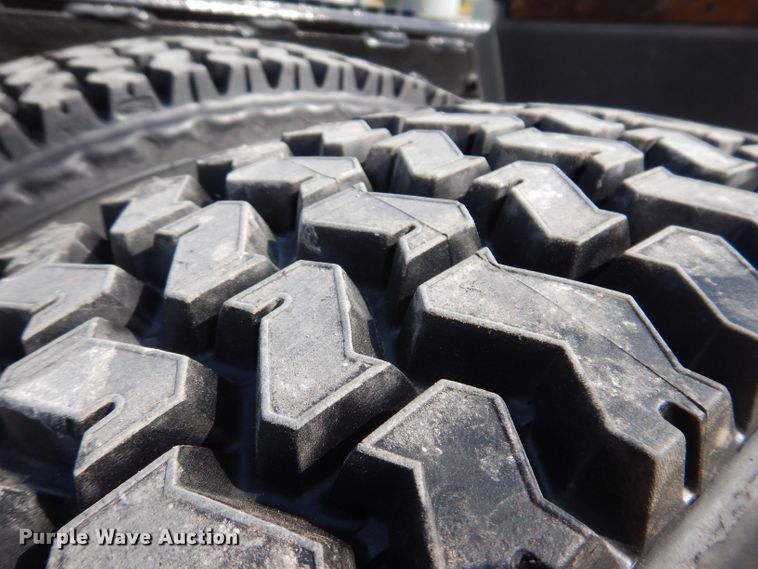 image for item KW9519 2011 Peterbilt 386  semi truck