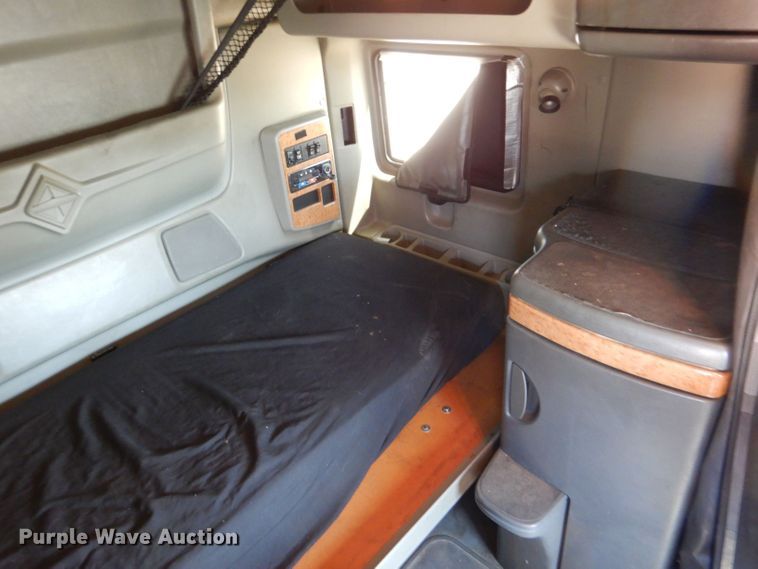 image for item LB9968 2012 International ProStar  Semi truck