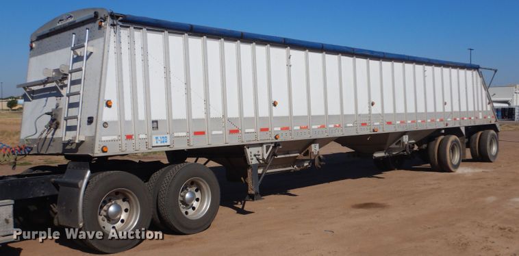 image for item LB9973 2006 Cornhusker 800 ALSSR-6805-5623  grain trailer