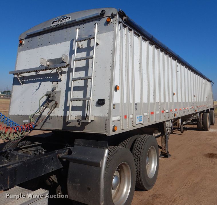 image for item LB9973 2006 Cornhusker 800 ALSSR-6805-5623  grain trailer