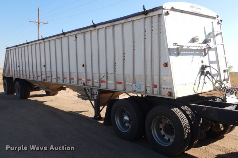 image for item LB9973 2006 Cornhusker 800 ALSSR-6805-5623  grain trailer